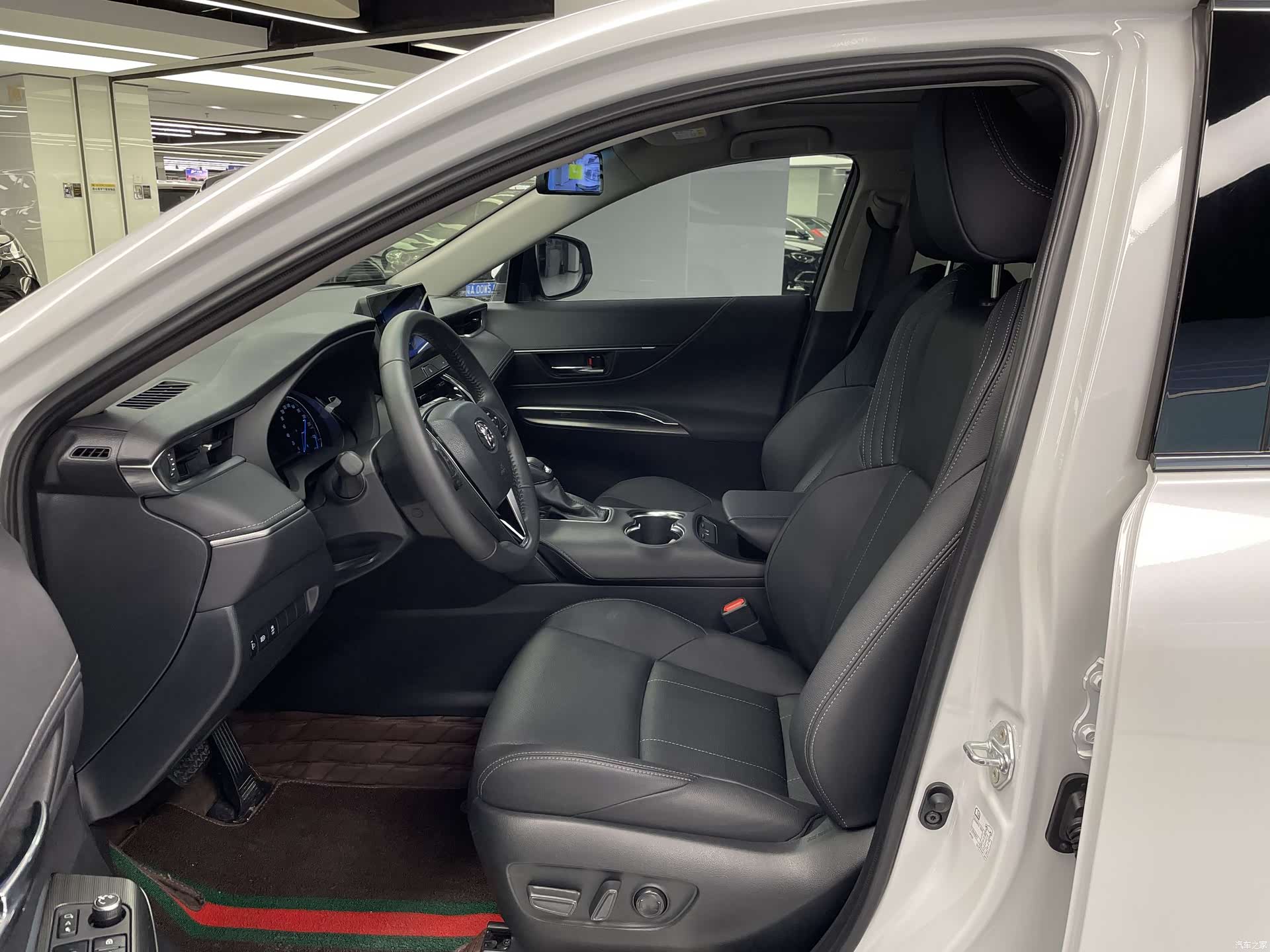 Toyota Harrier, 2024 11