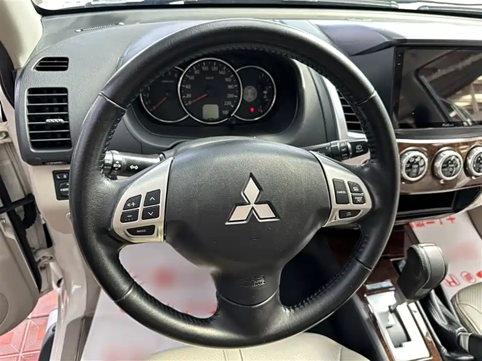 Mitsubishi Pajero Jinchang