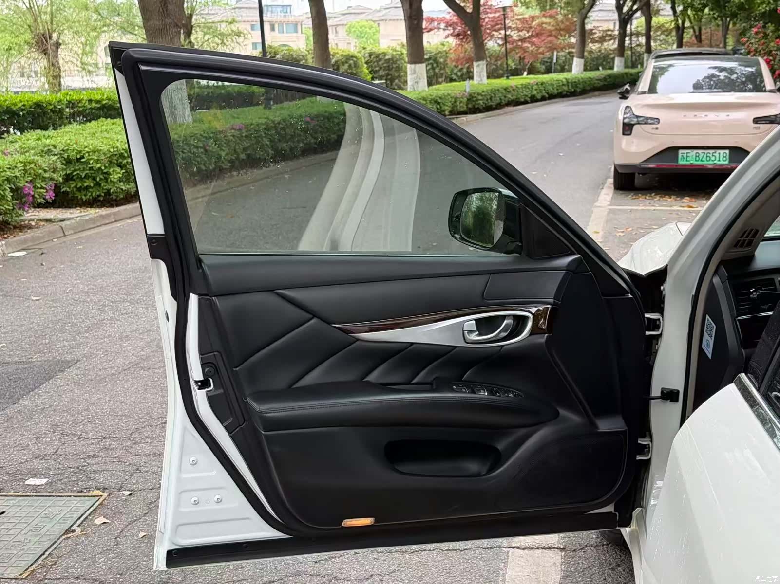 Infiniti Q70, 2016 11
