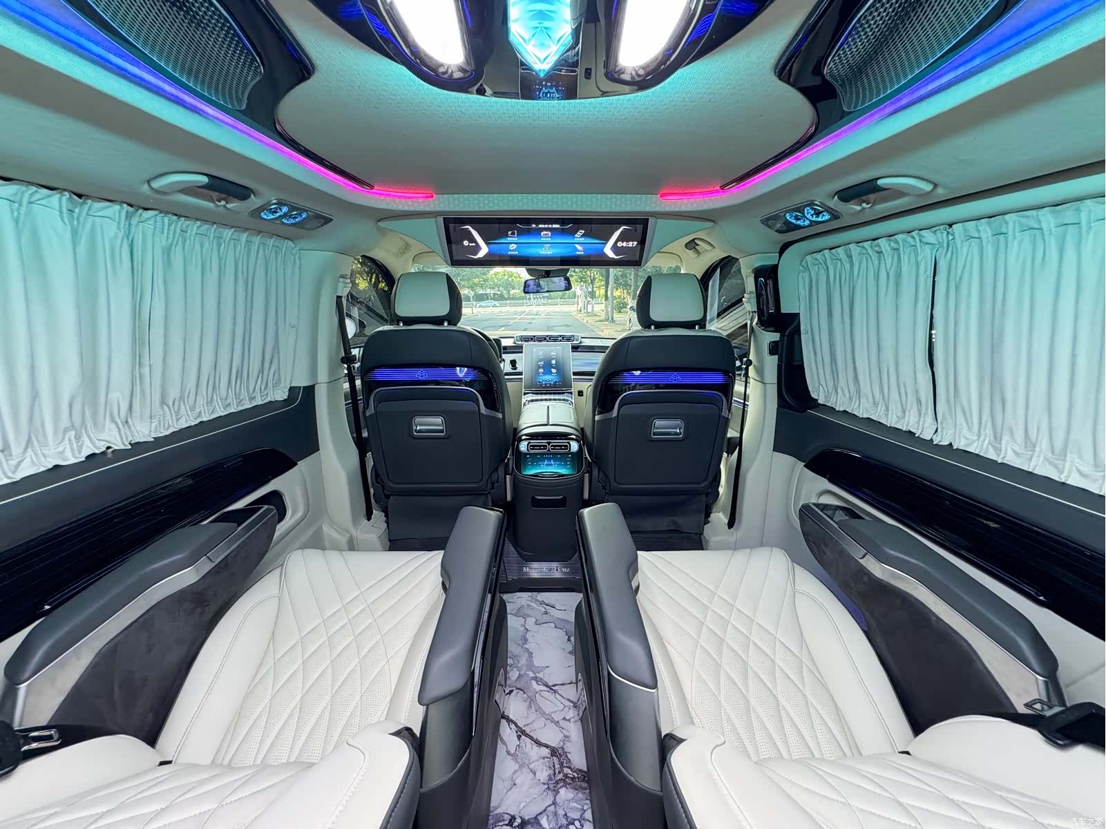Mercedes-Benz 7, 2023 13