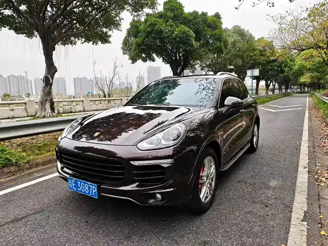 Porsche Cayenne 2016 — купить из Китая под заказ