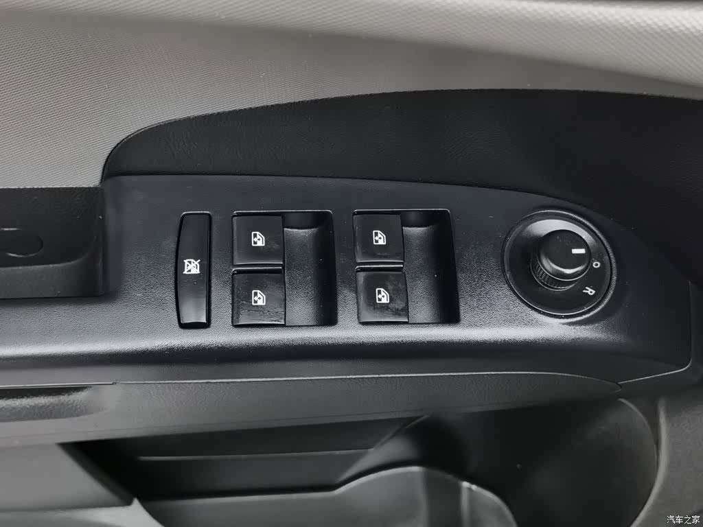 Chevrolet SE, 2013 9