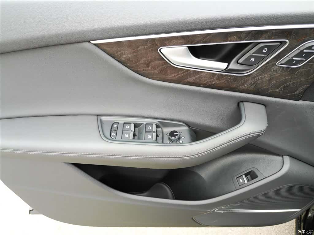 Audi Q8, 2023 18