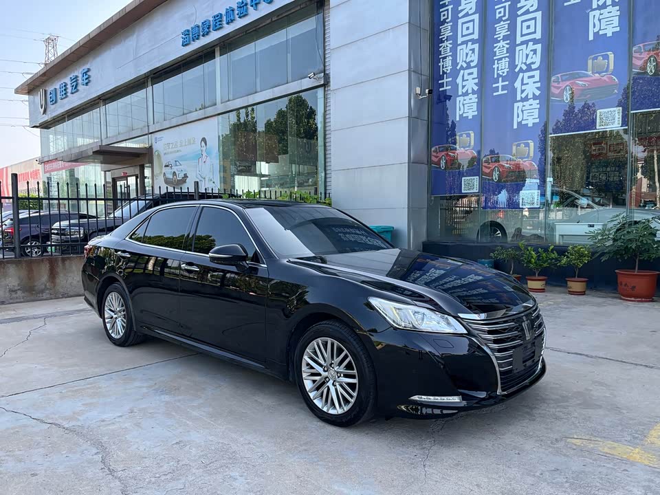 Toyota crown