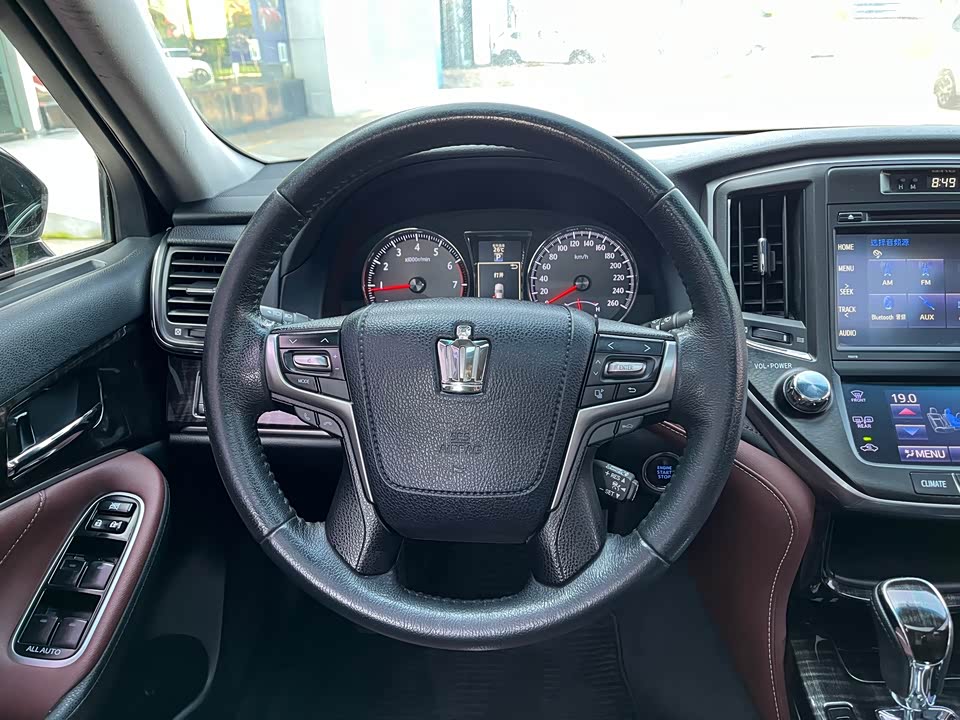 Toyota crown
