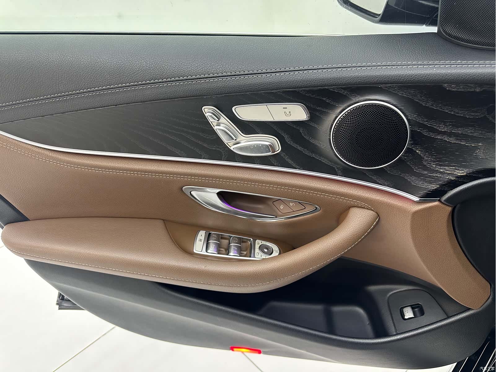 Mercedes-Benz E-Class, 2019 16