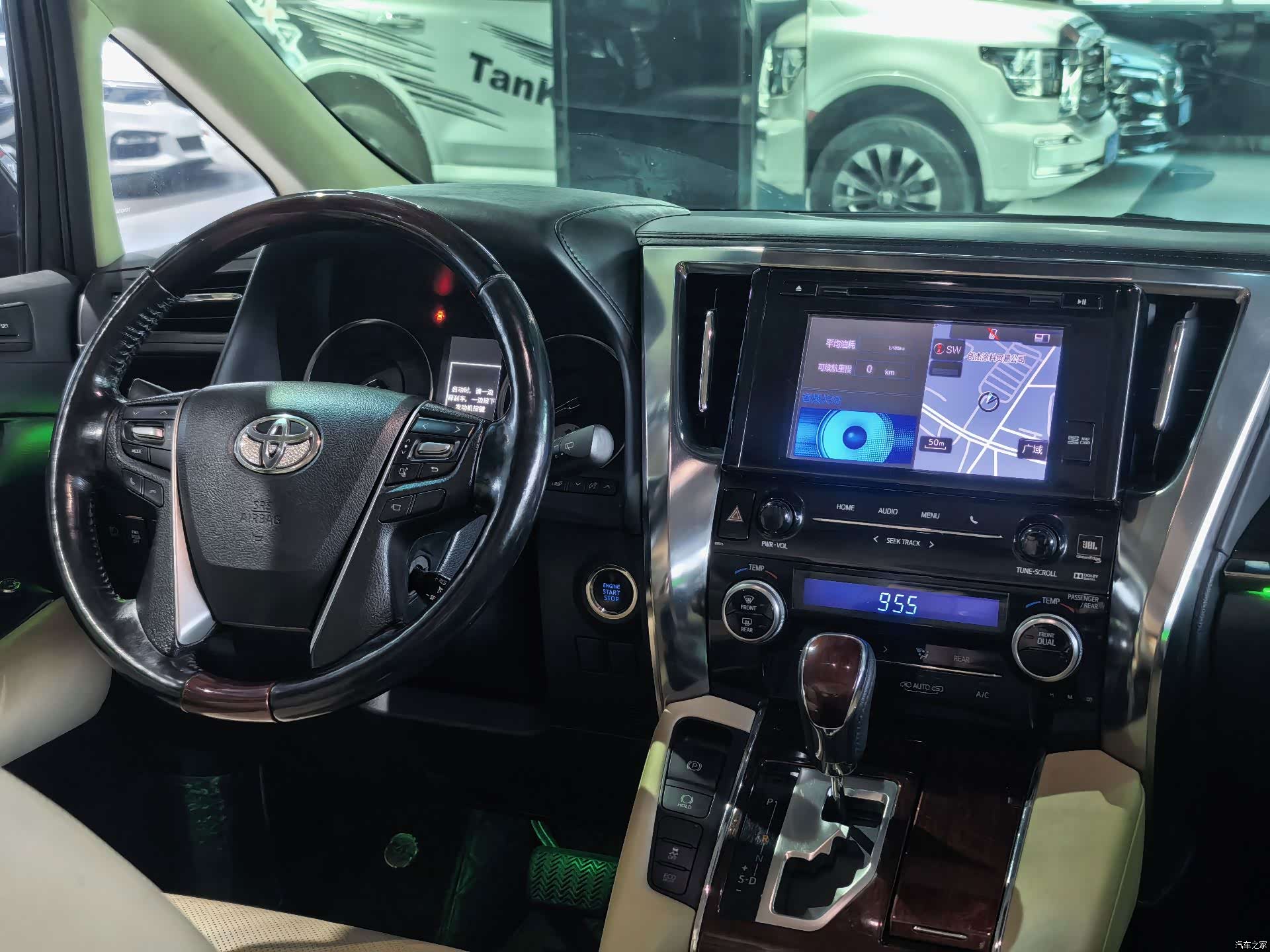 Toyota Alphard, 2018 все фото