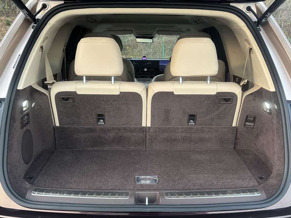 AITO Ask the world M9