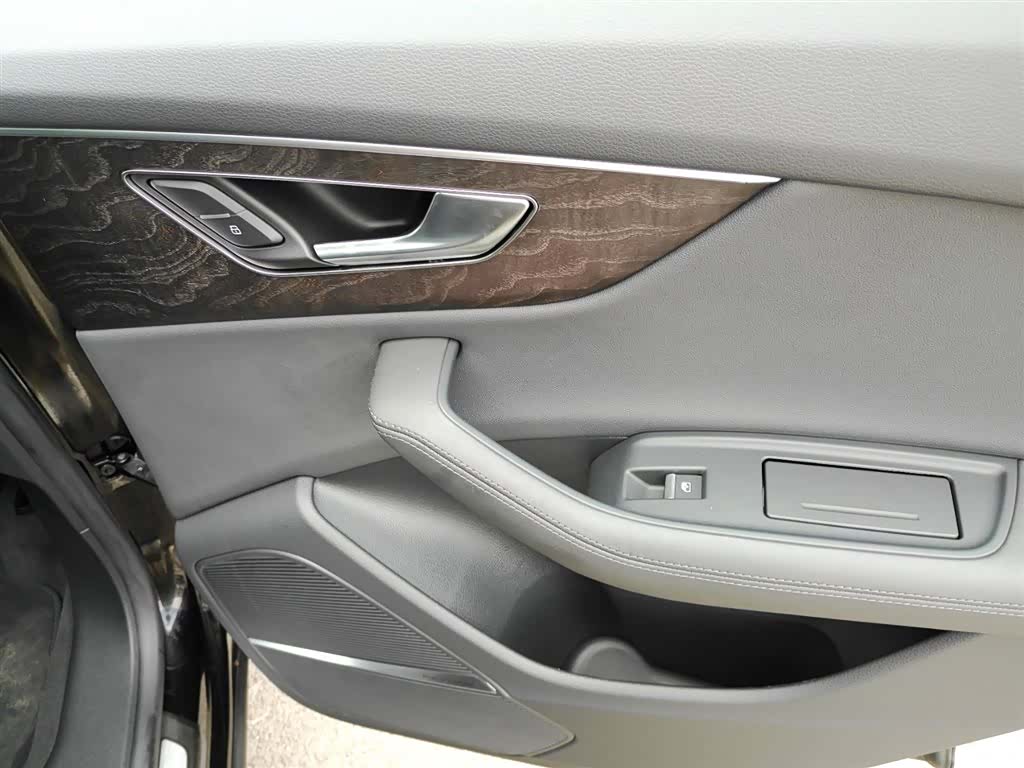 Audi Q8, 2023 19