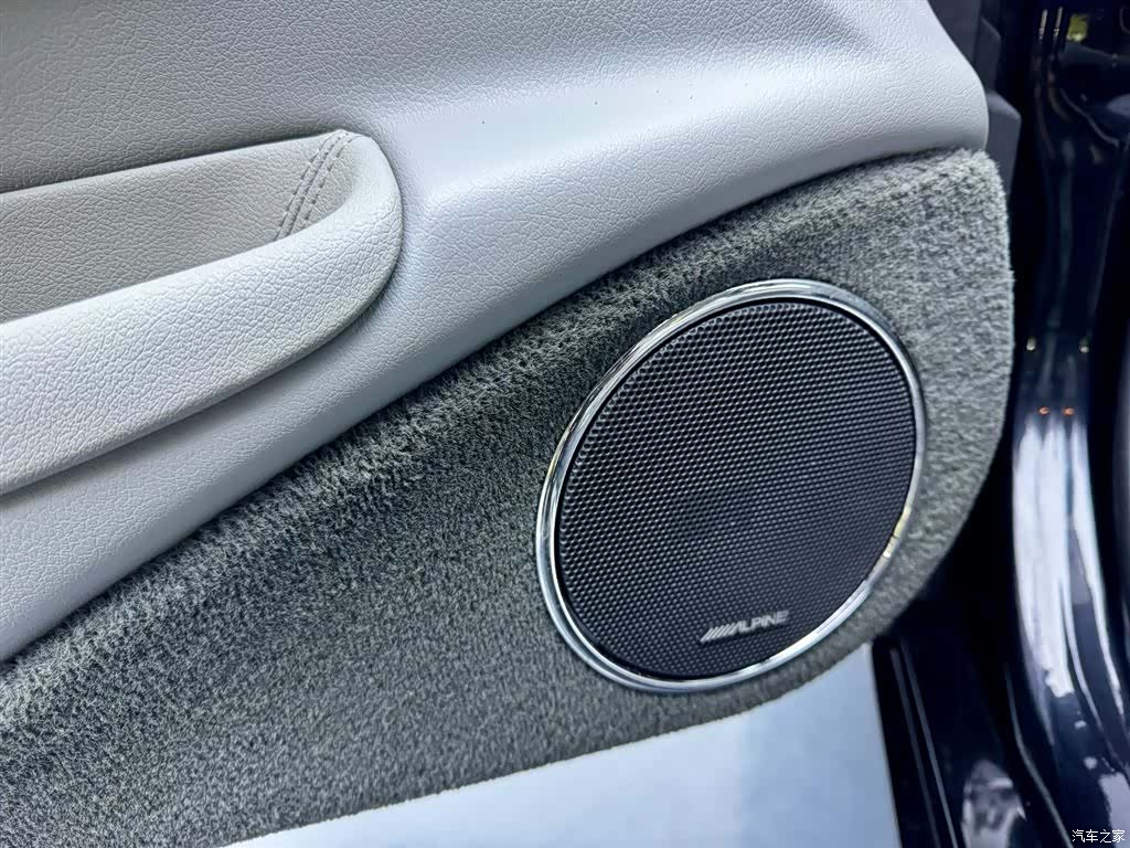 Jaguar XJ, 2009 12