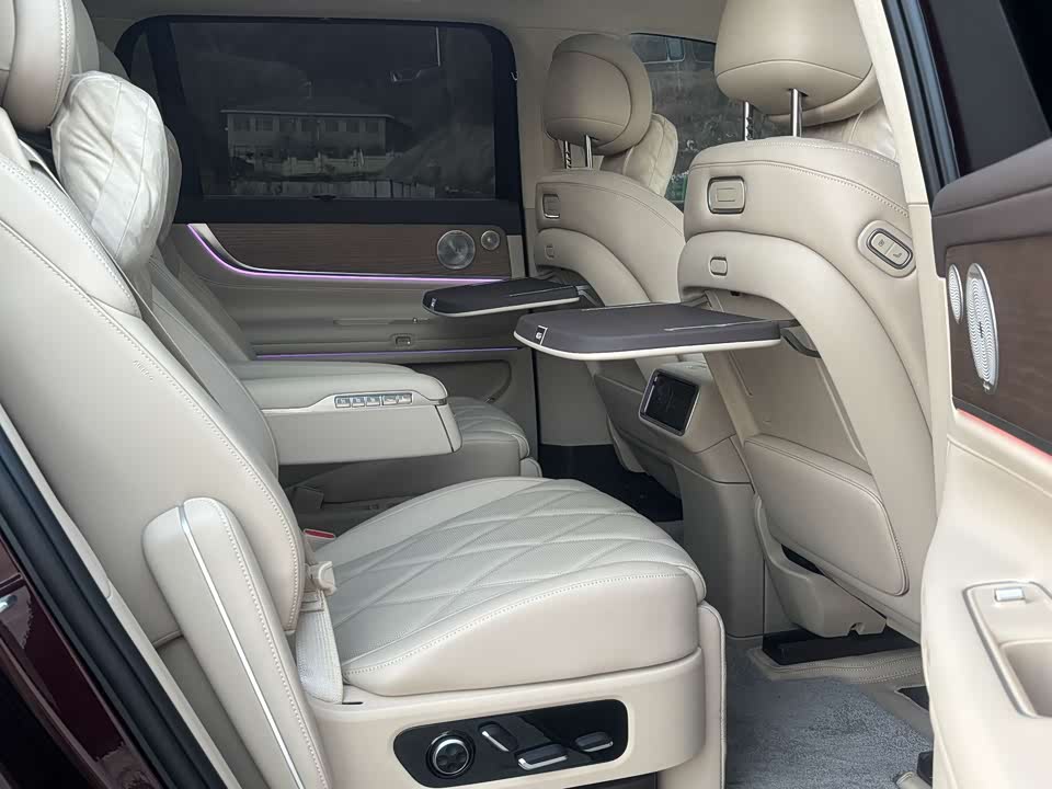 AITO Ask the world M9