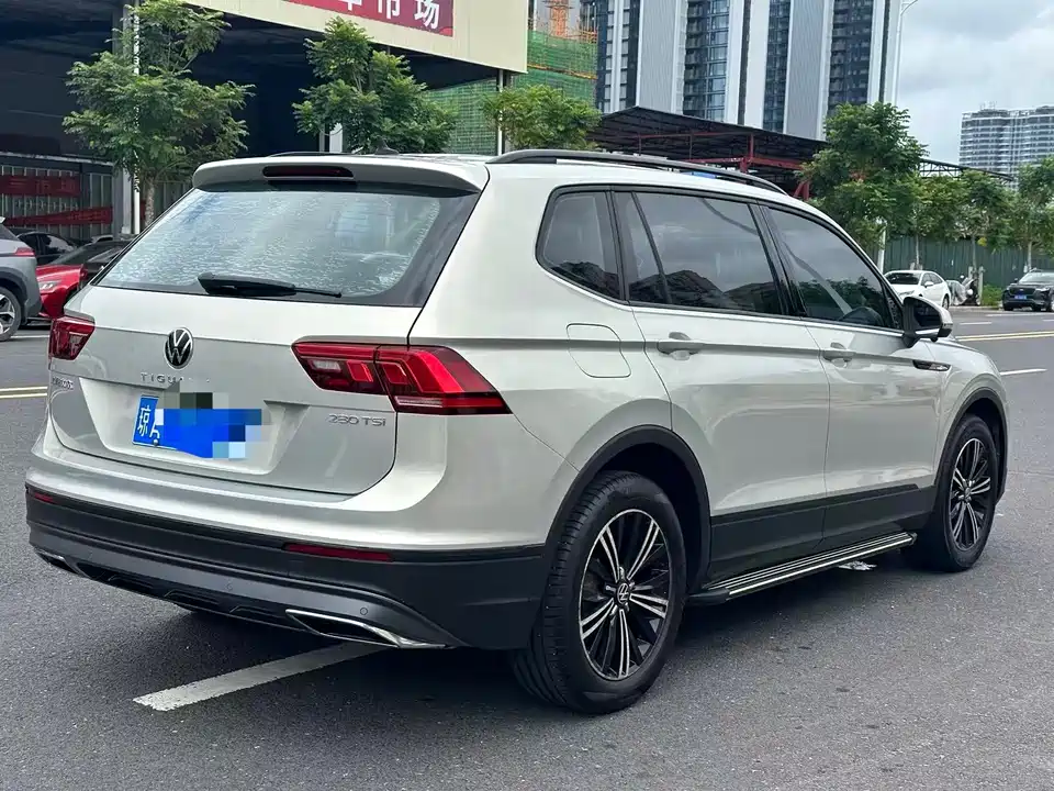Volkswagen Tiguan L