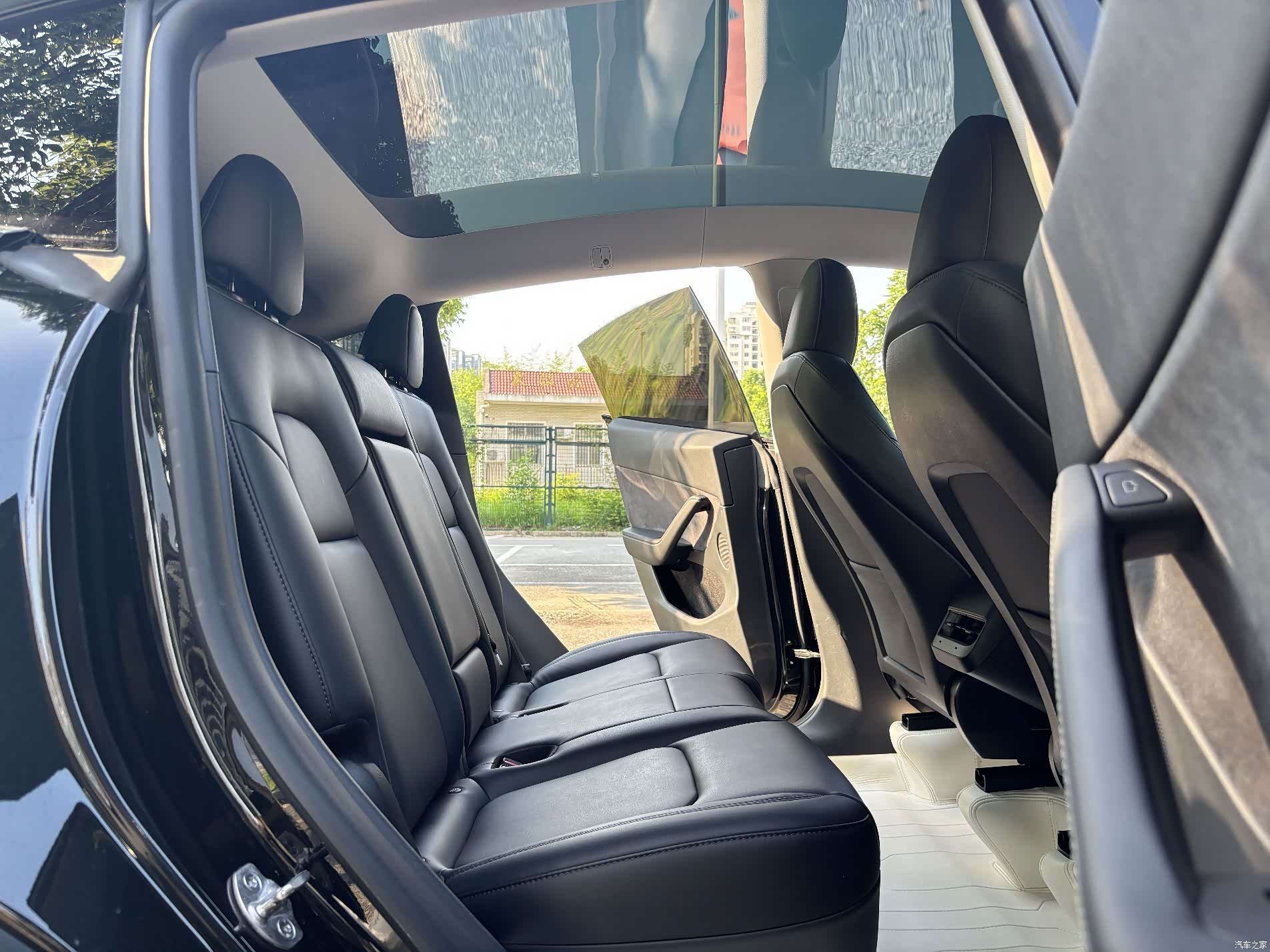 Tesla Model Y, 2023 все фото