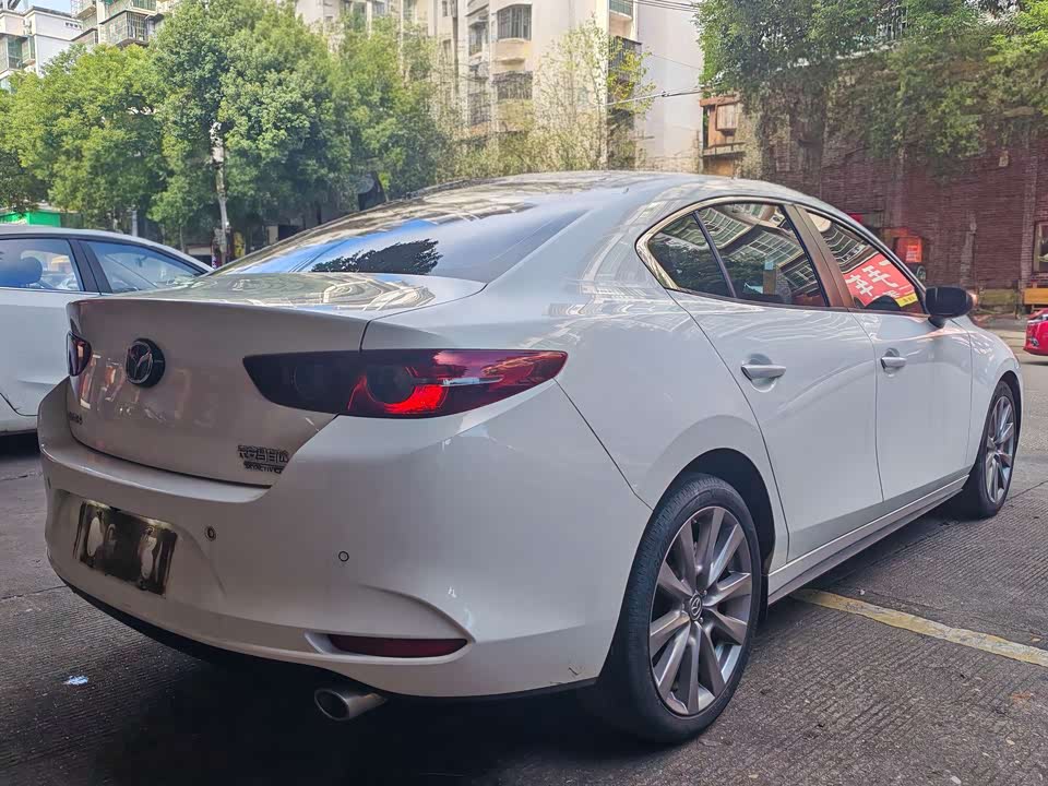 Mazda 3 Angkesaila