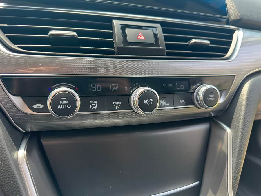 Honda Accord 2022, фото 18