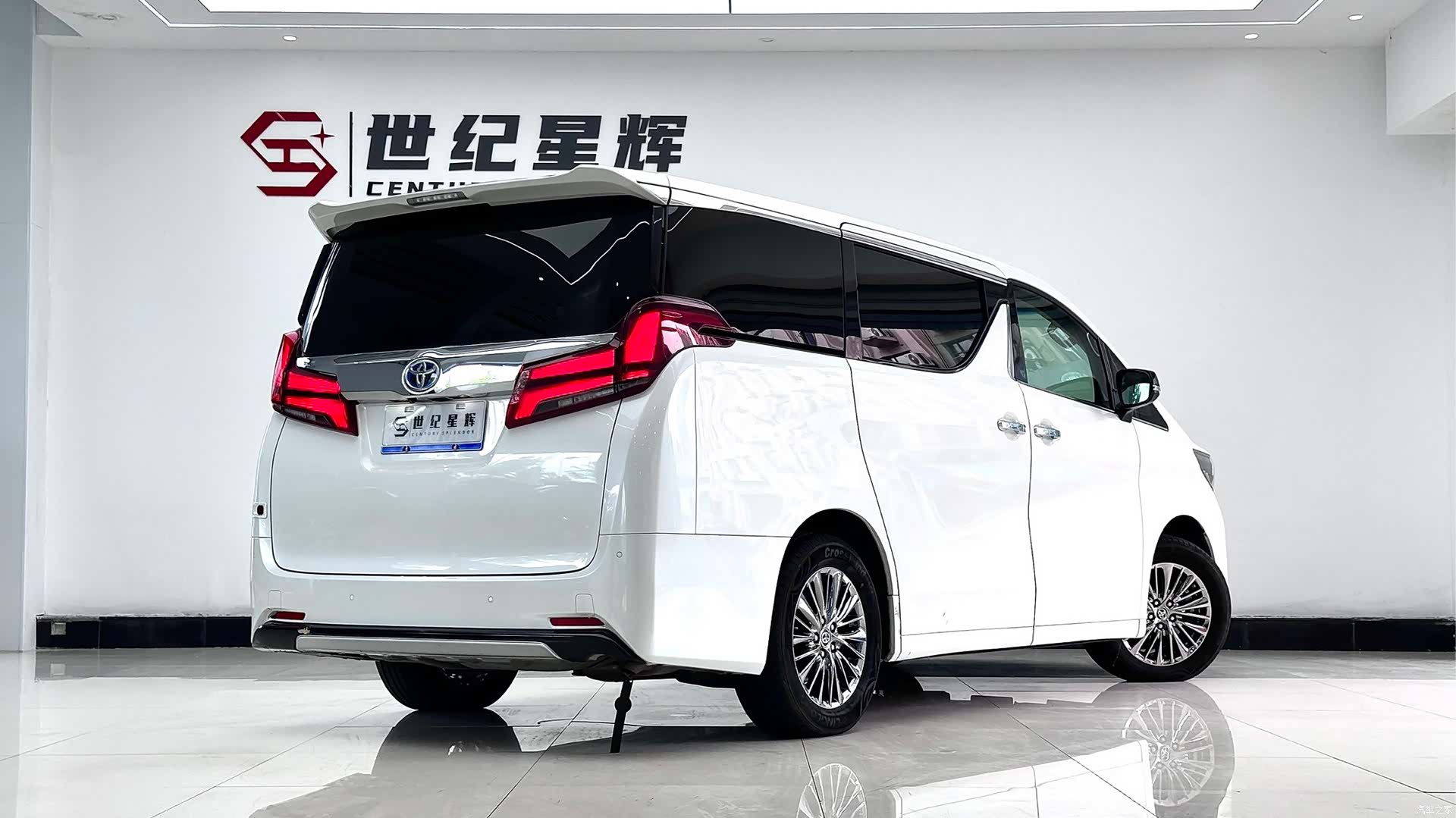 Toyota Alphard, 2020 все фото