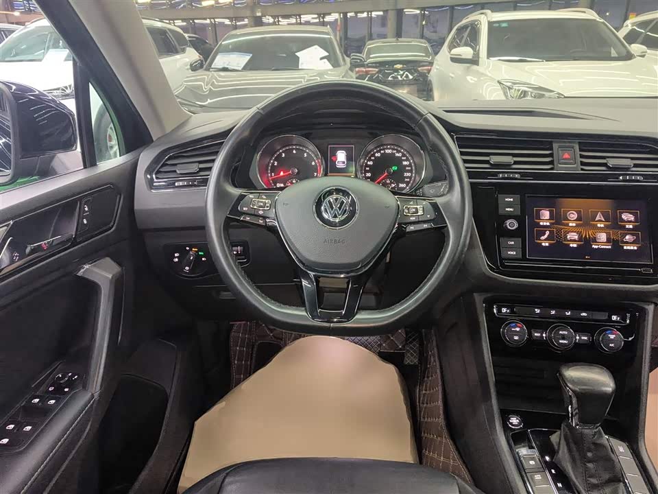 Volkswagen Tiguan L