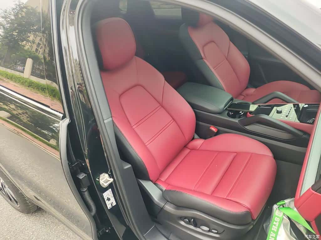 Porsche Cayenne, 2026 16