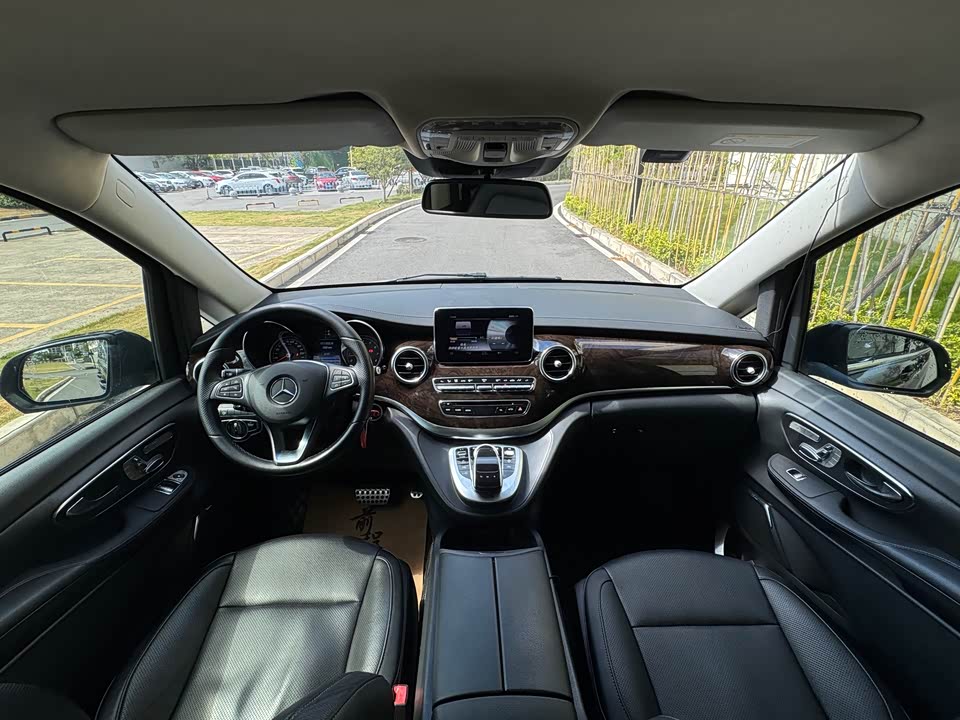 Mercedes-Benz V-class