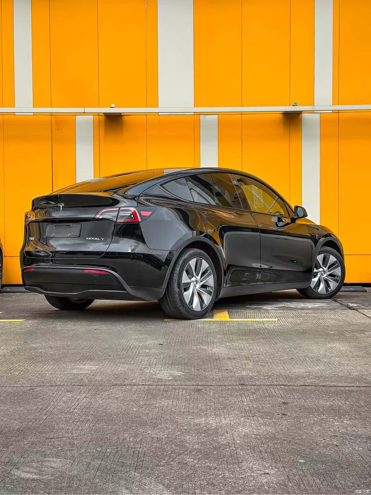 Tesla Model Y, 2022 3