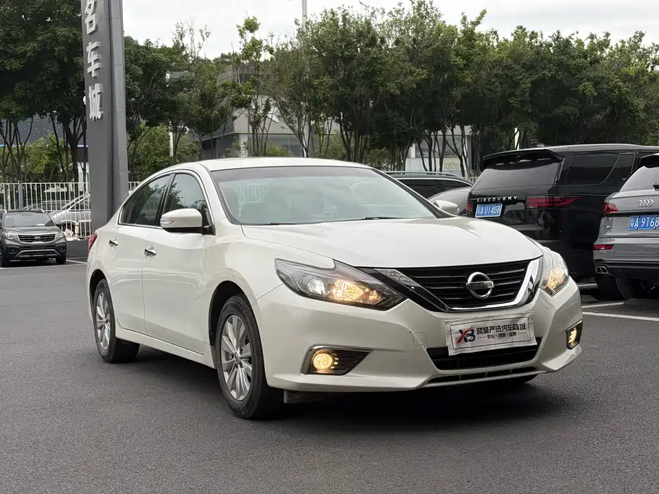 Nissan Teana