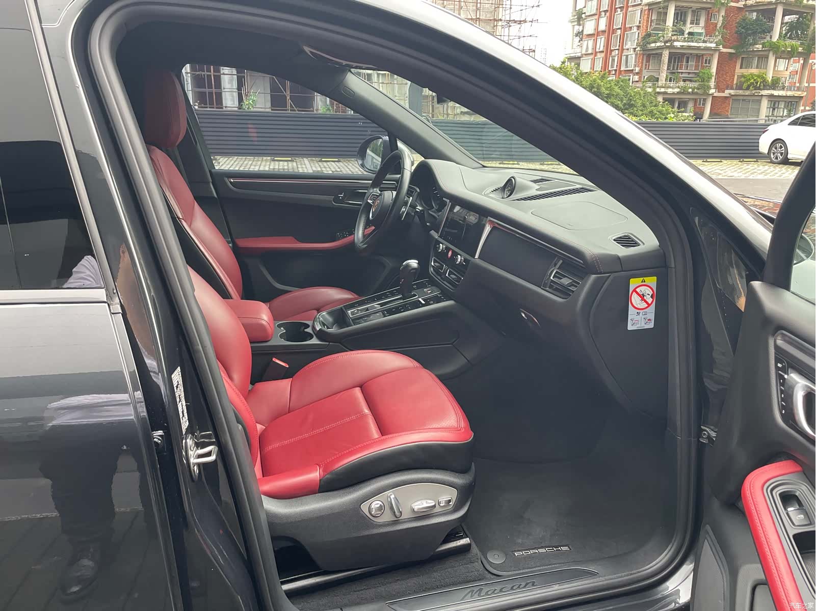 Porsche Macan, 2024 все фото