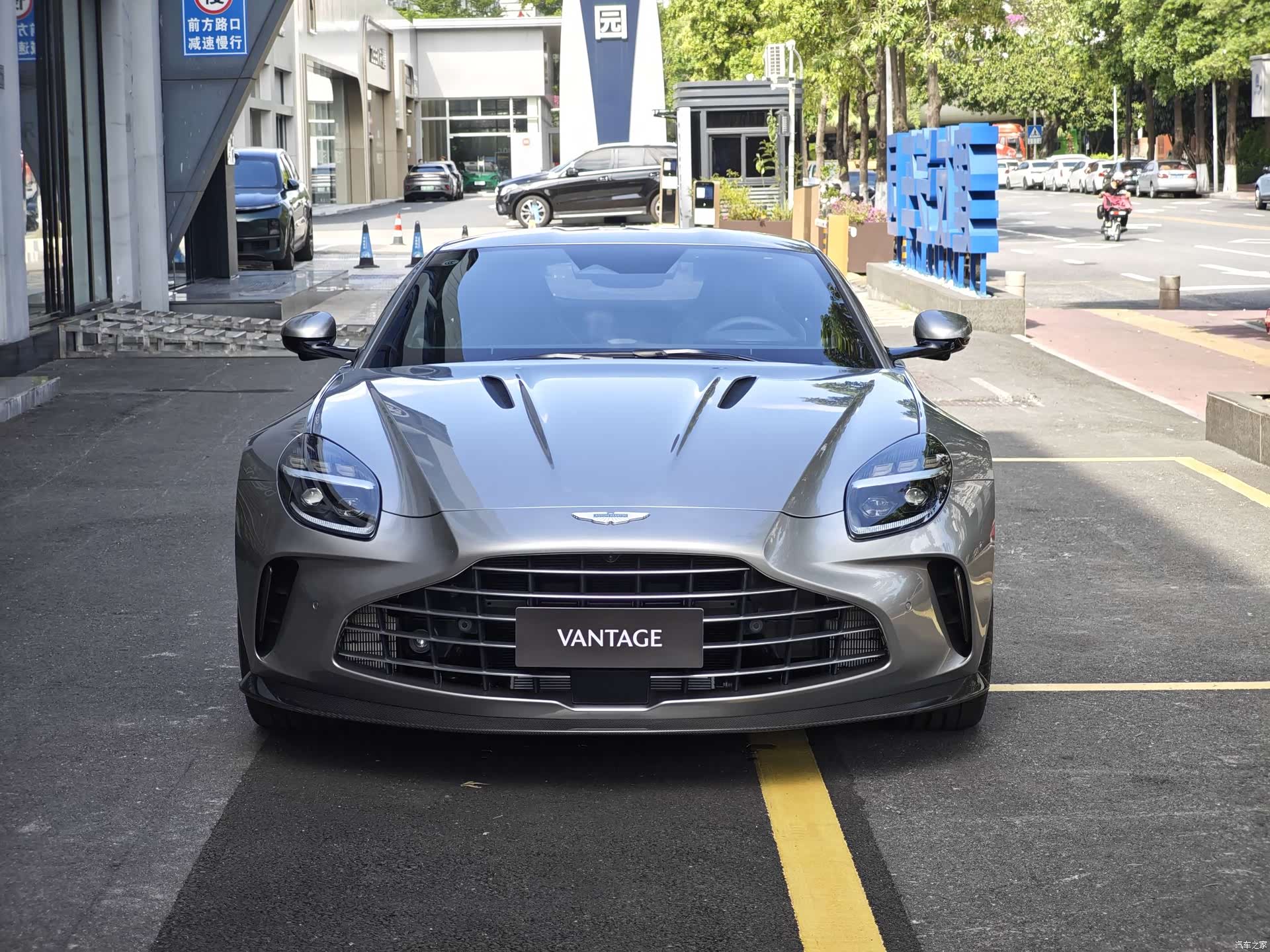 Aston Martin Vantage, 2025 2