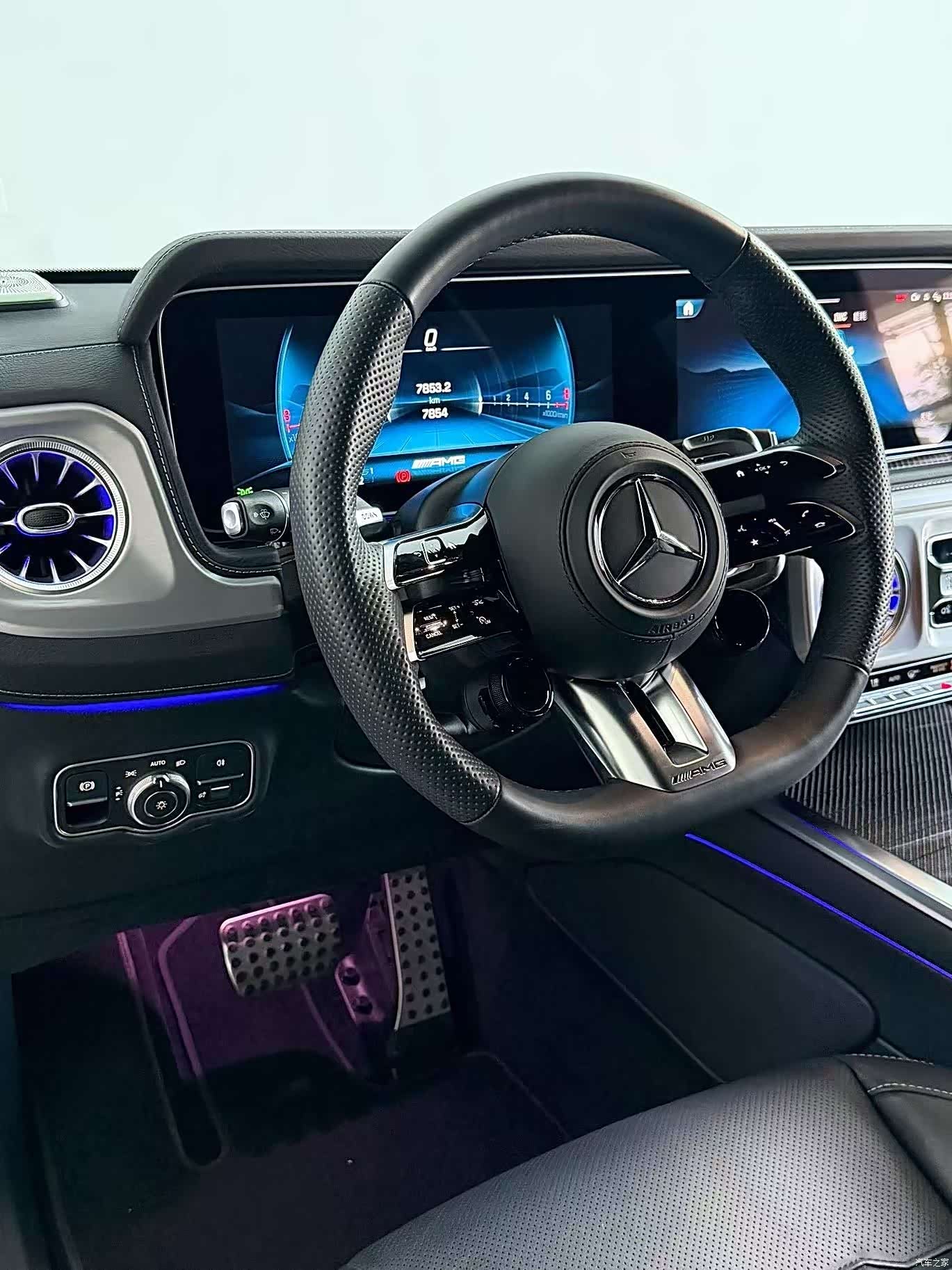 Mercedes-Benz G-Class, 2025 4