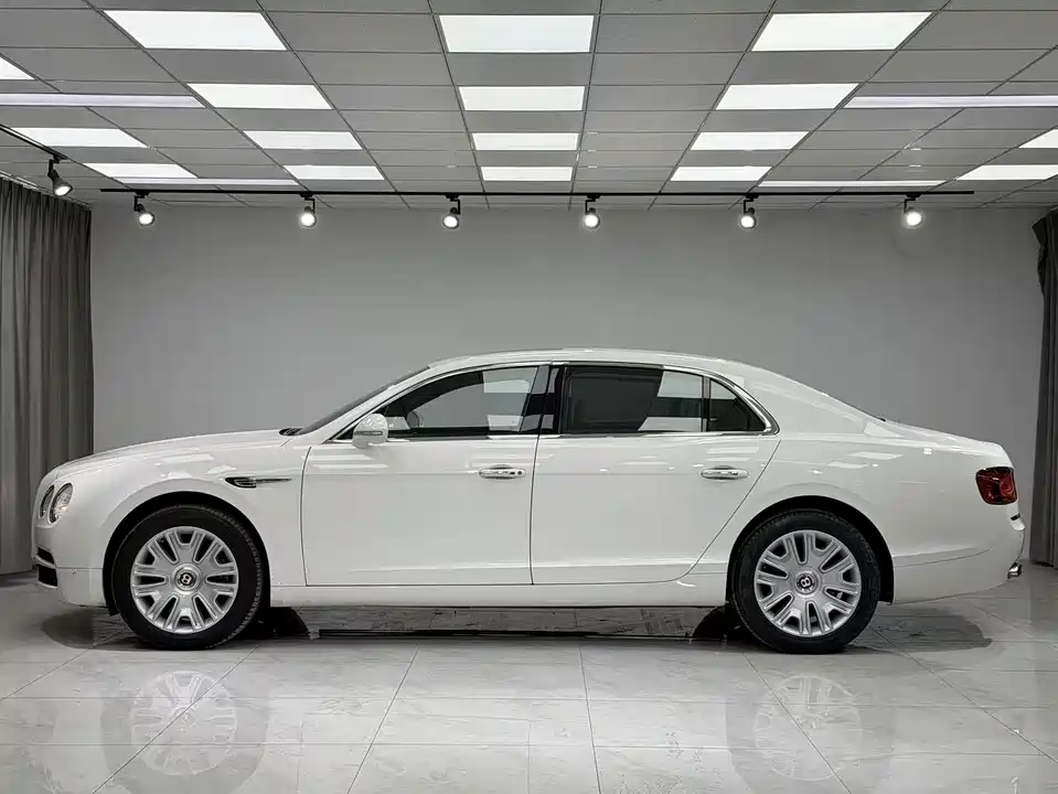 Bentley Flying
