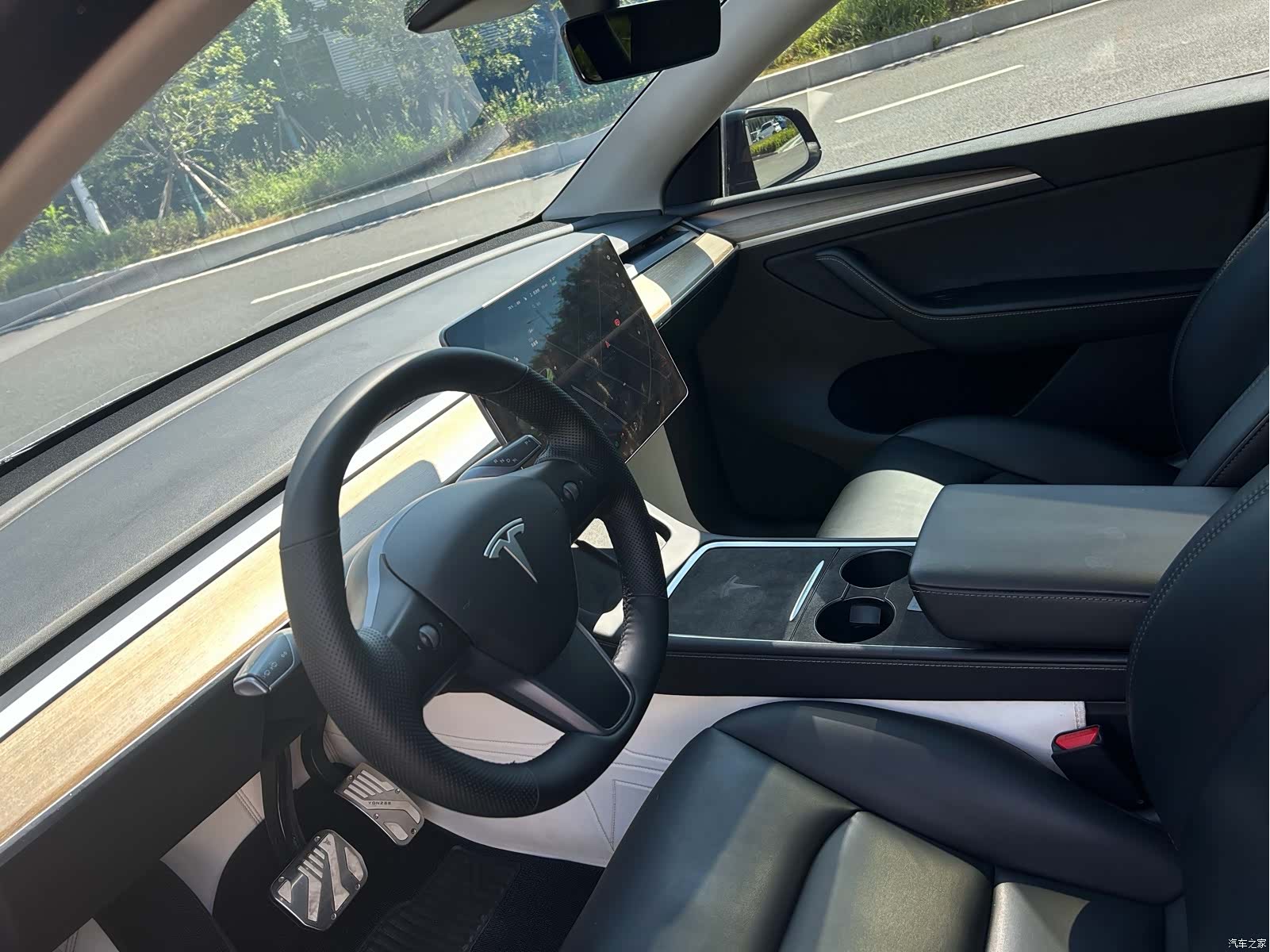 Tesla Model Y, 2021 3