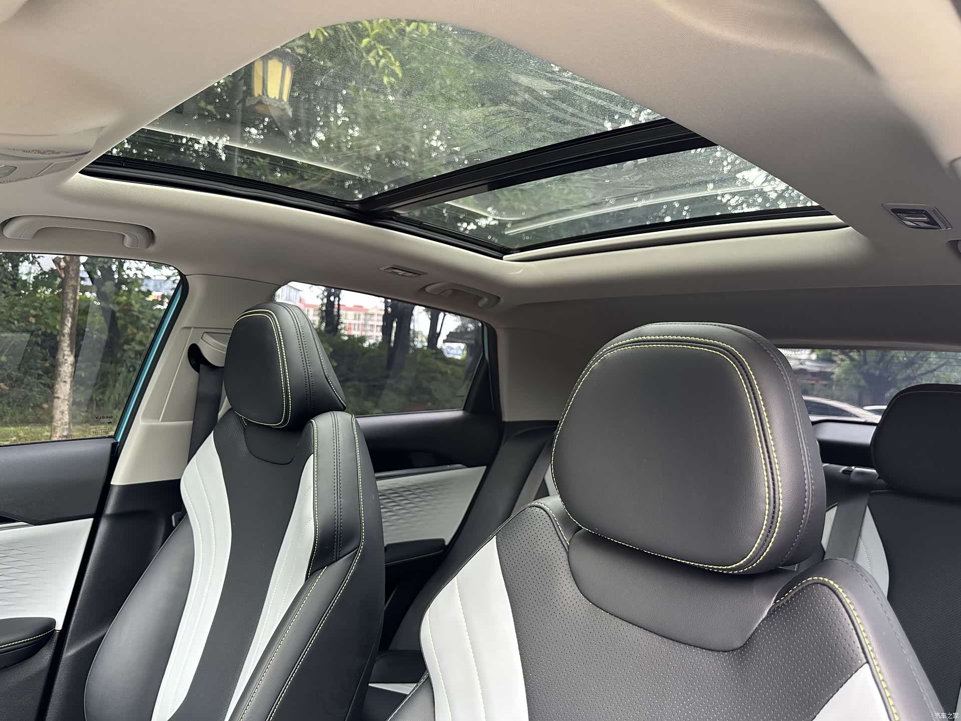 Geely Coolray, 2022 22