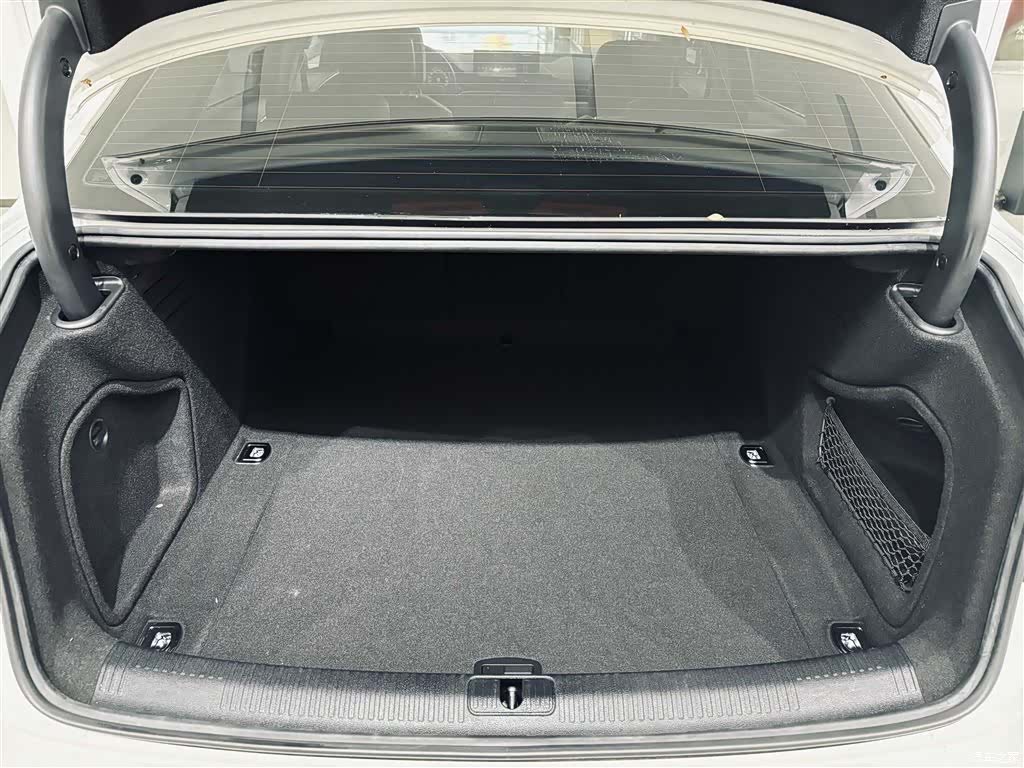 Audi A4L, 2021 12