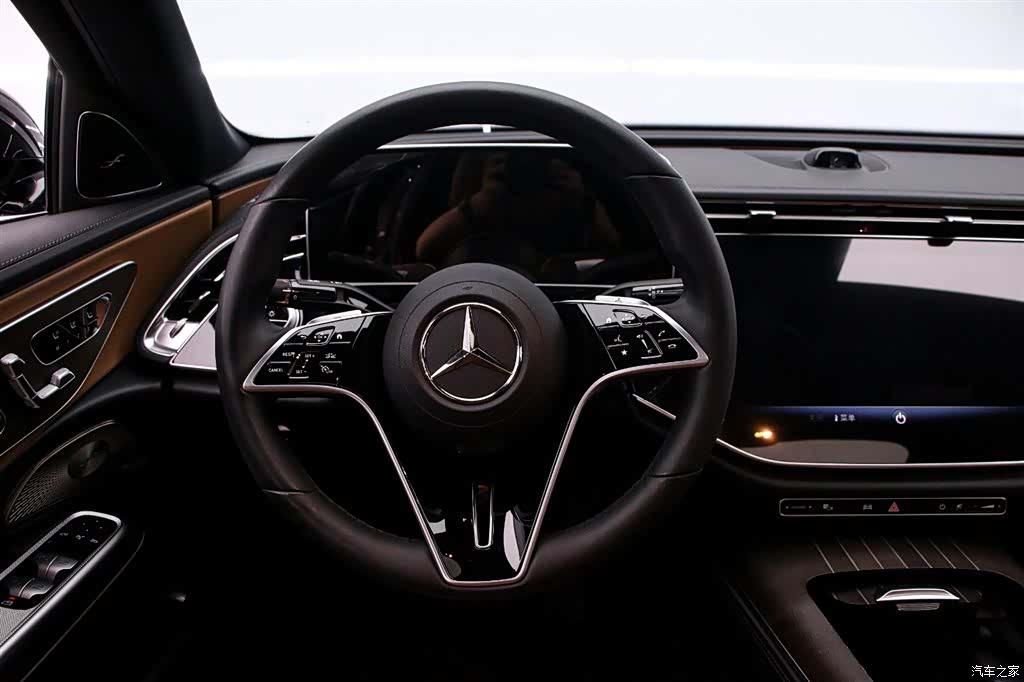 Mercedes-Benz E-Class, 2024 7