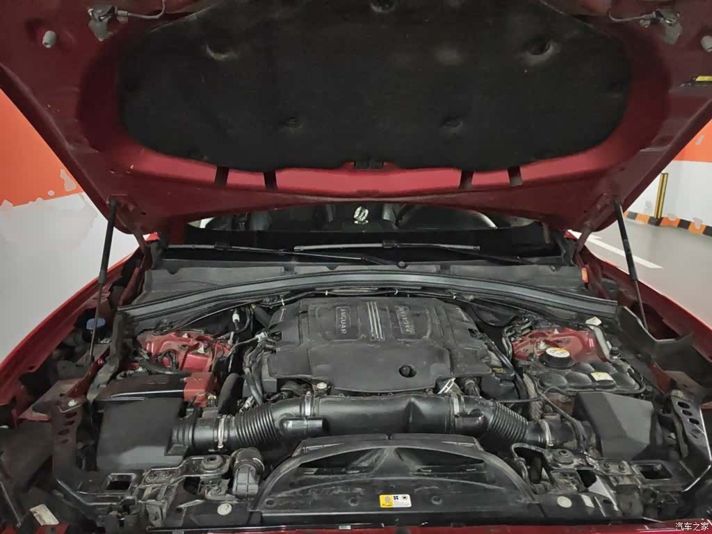 Jaguar F-PACE, 2017 11