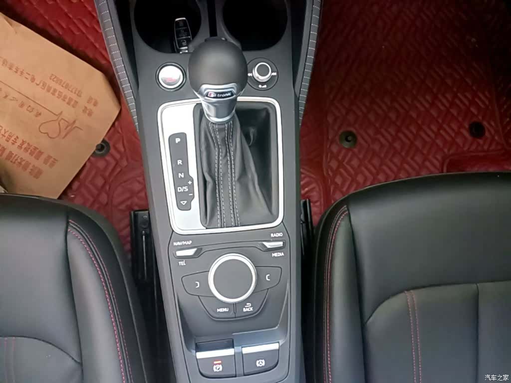 Audi Q2L, 2022 14