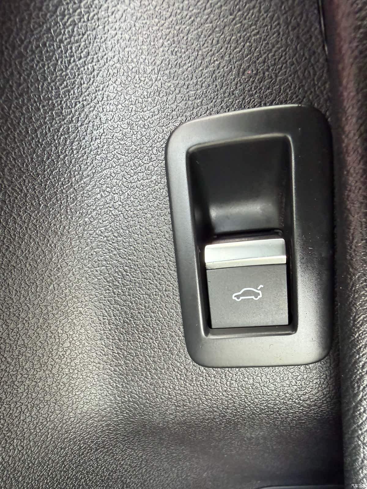 Audi A4L, 2019 23