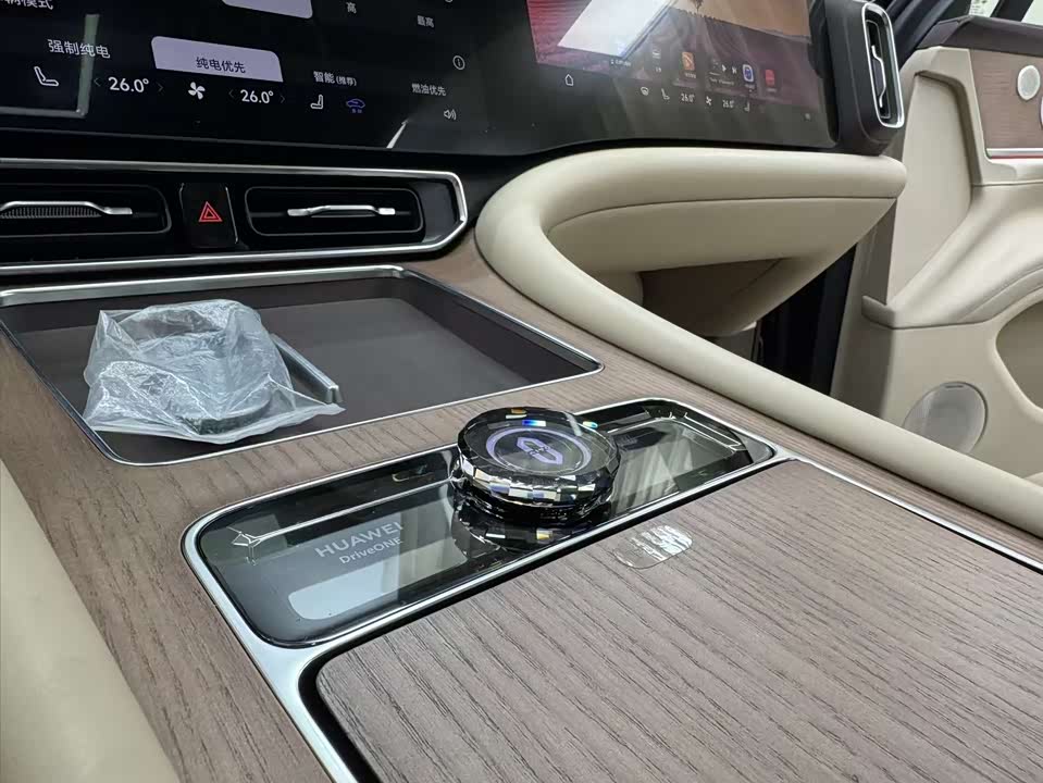 AITO Ask the world M9