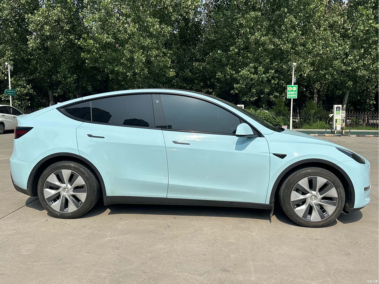 Tesla Model Y, 2022 28