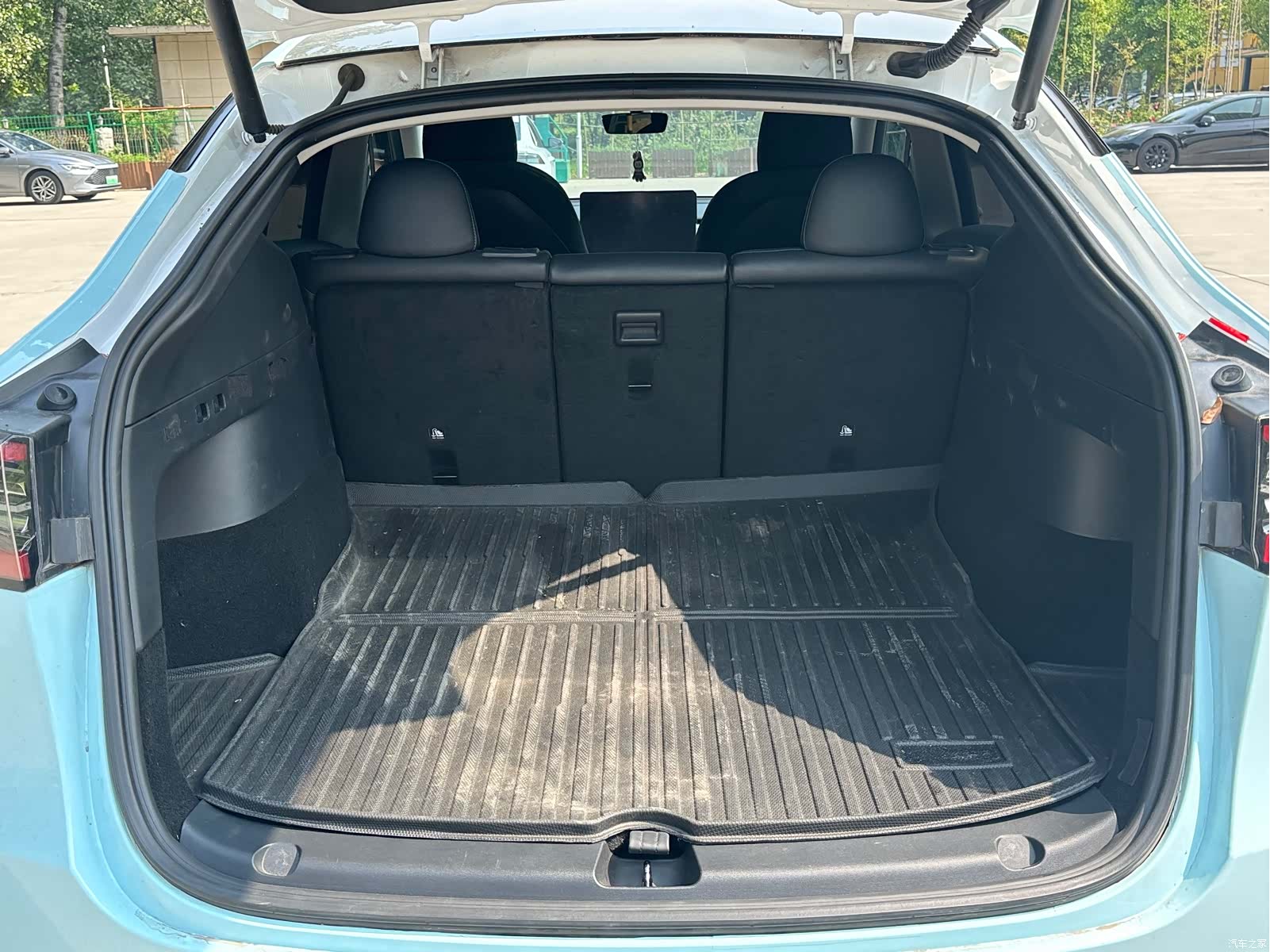 Tesla Model Y, 2022 42