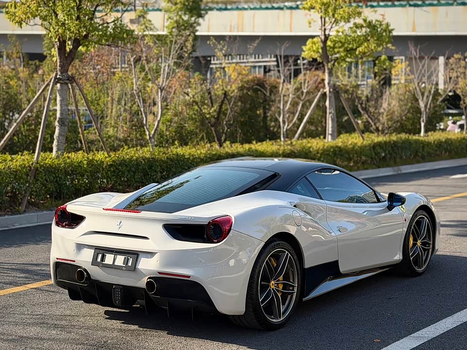 Ferrari 488