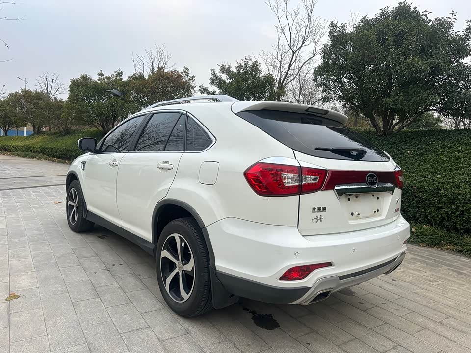 BYD S7