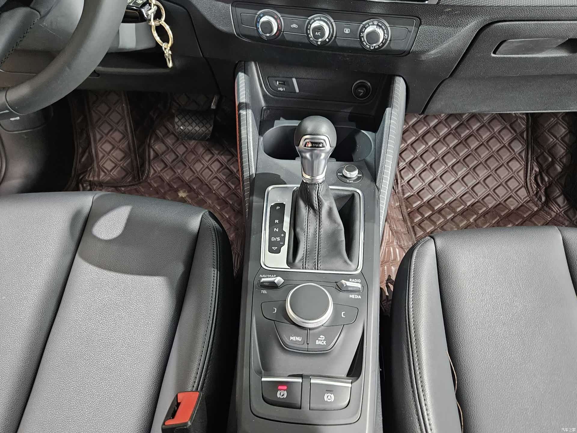 Audi Q2L, 2020 11