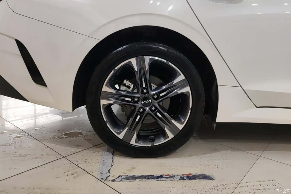 Kia K5, 2023 6