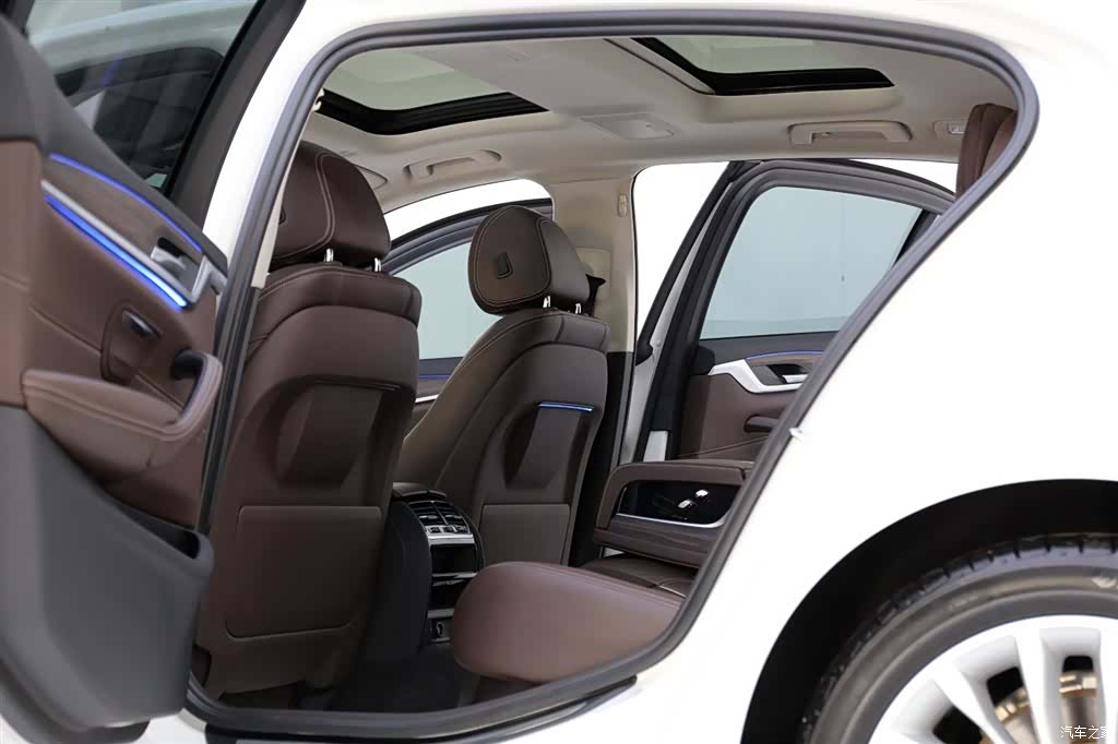 BMW 5 Series, 2018 6