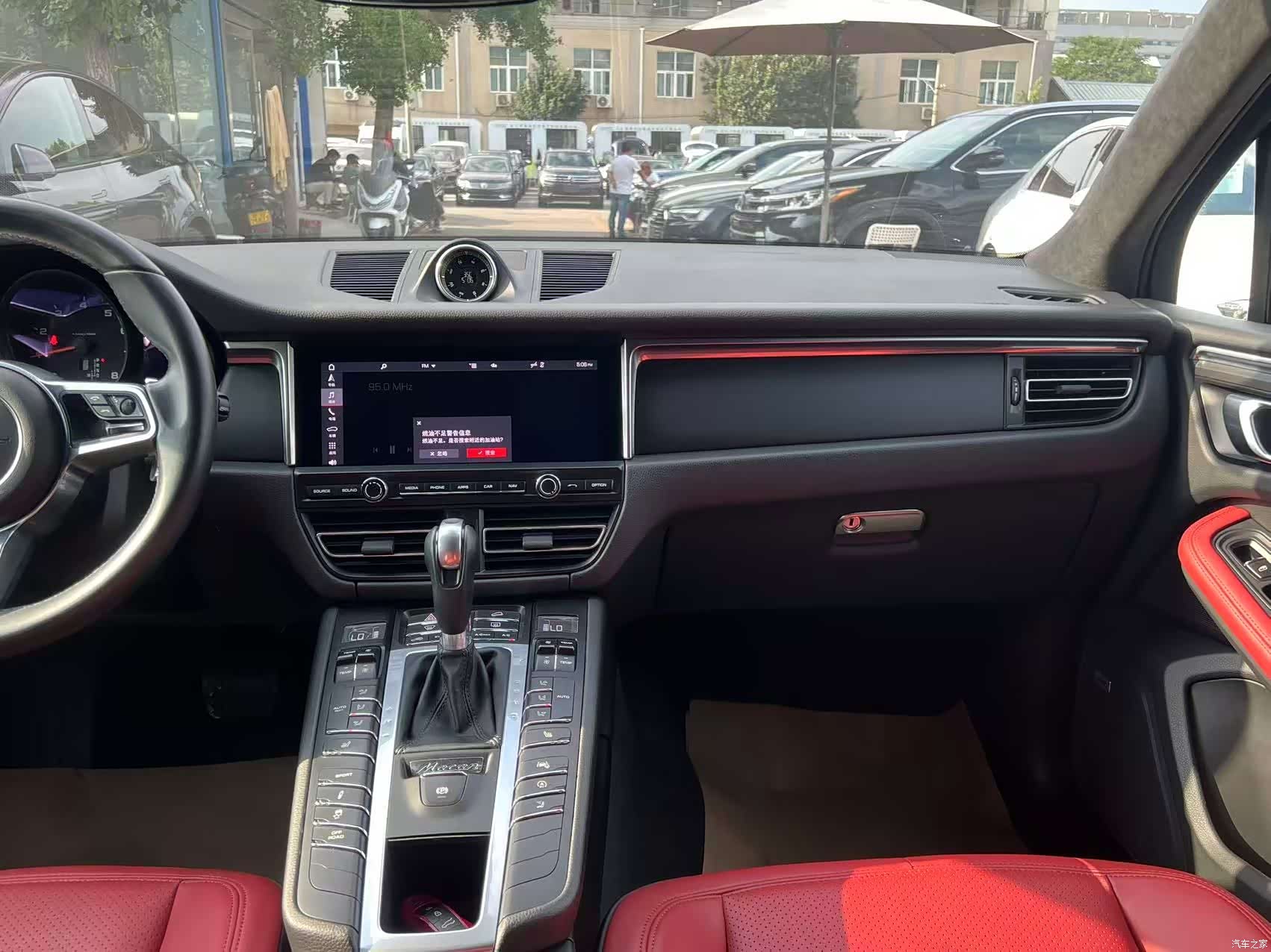 Porsche Macan, 2021 10