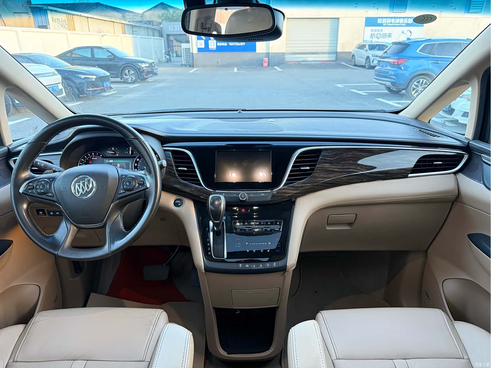 Buick GL8, 2017 13