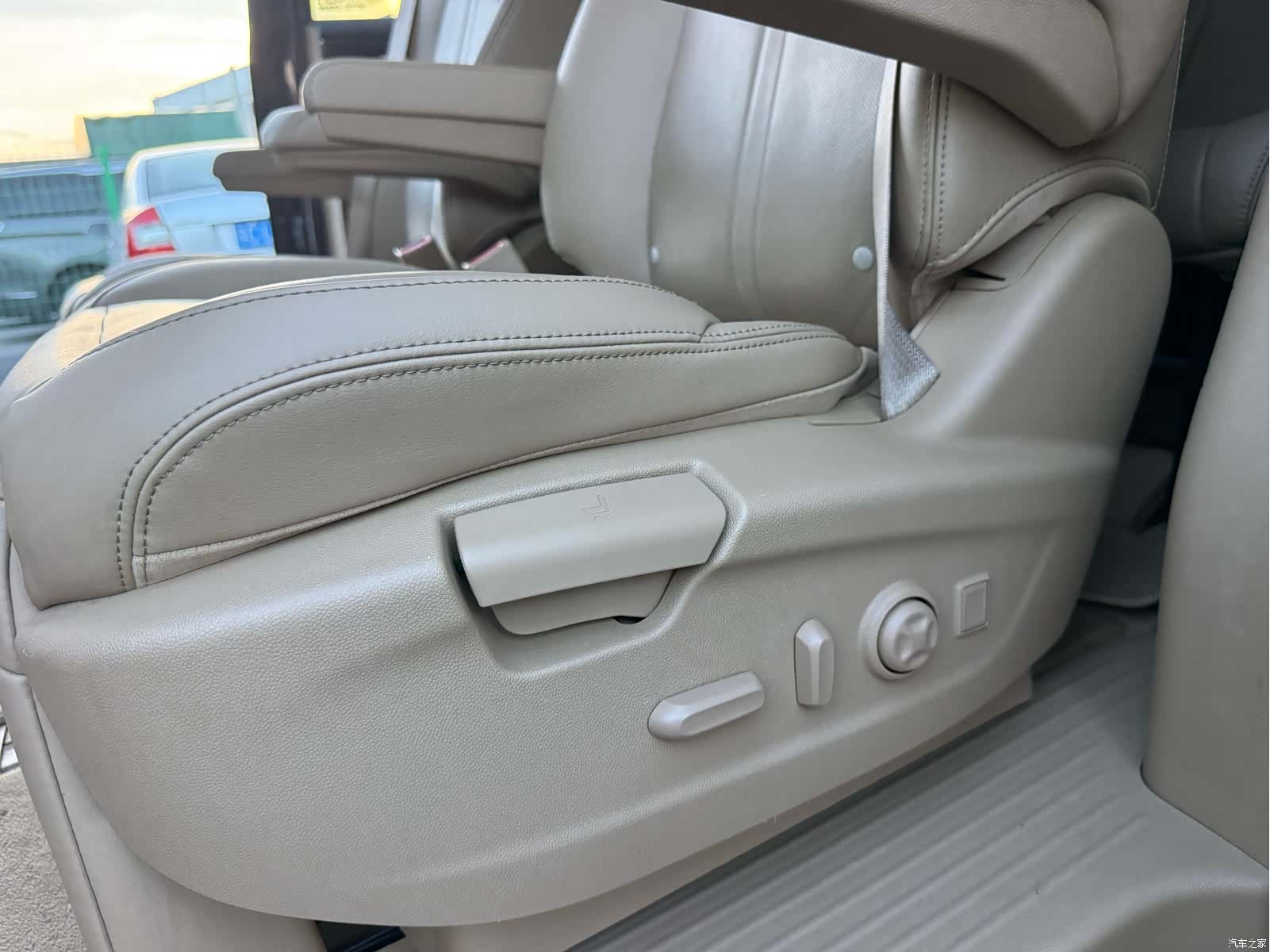Buick GL8, 2017 23