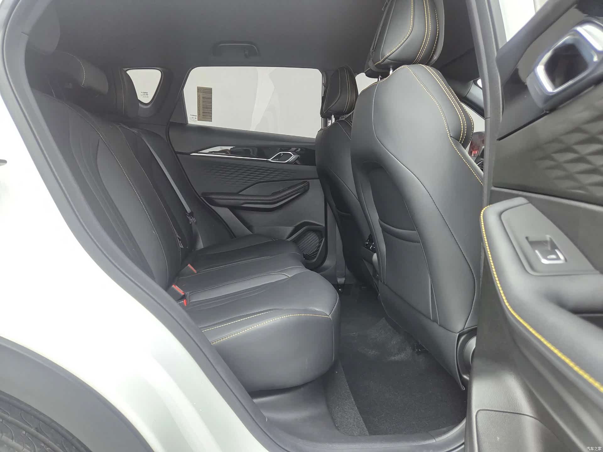 Geely Coolray, 2026 12