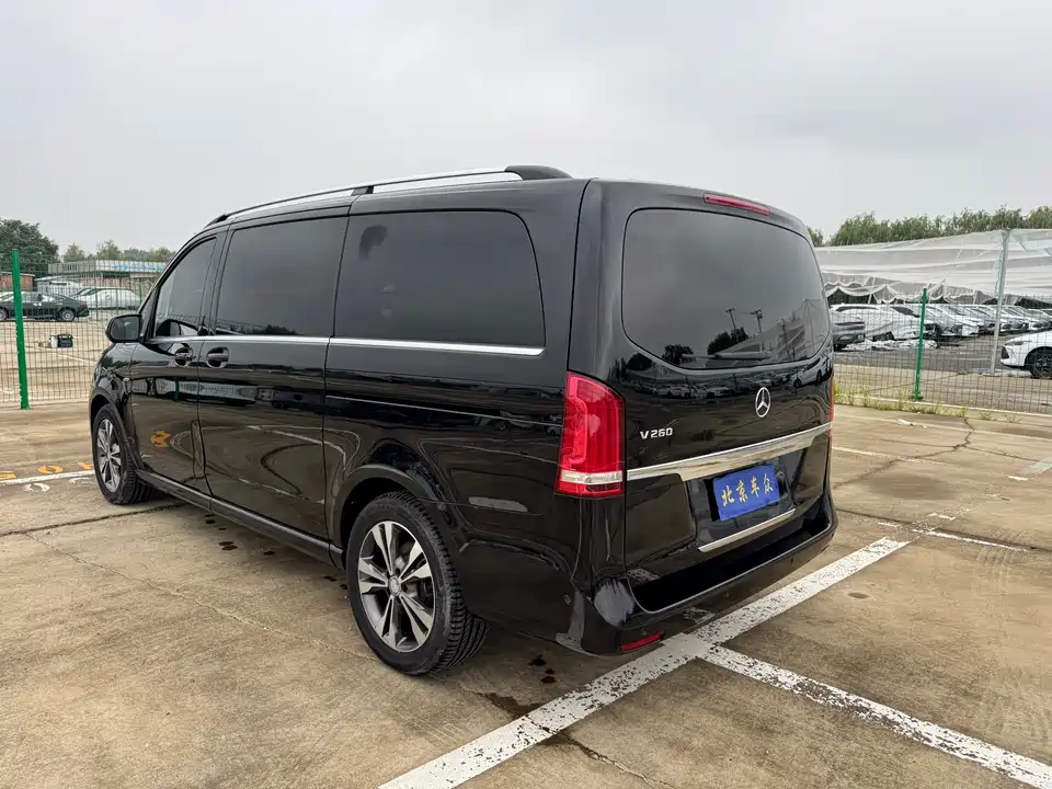 Mercedes-Benz V-class