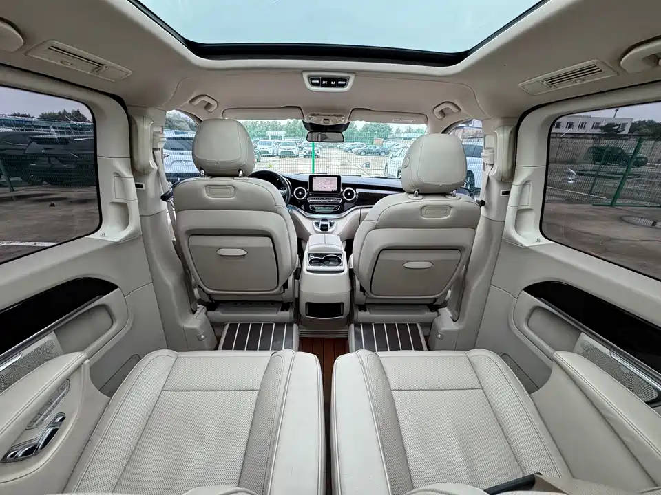 Mercedes-Benz V-class